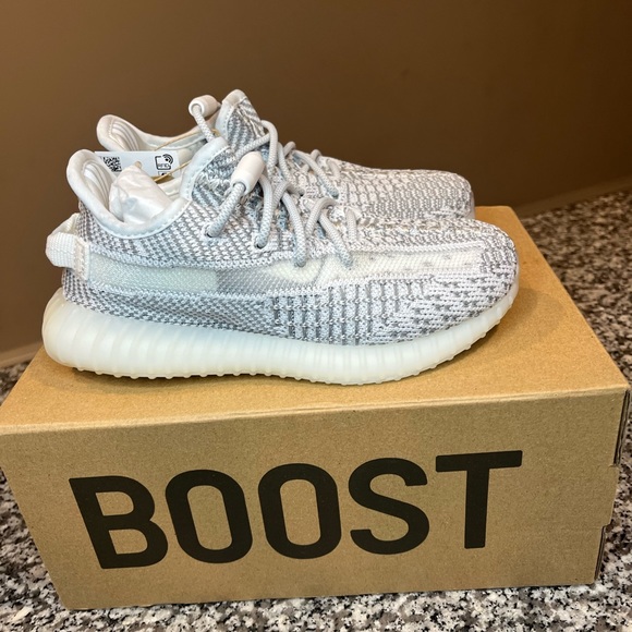 Yeezys (youth) - Picture 4 of 8
